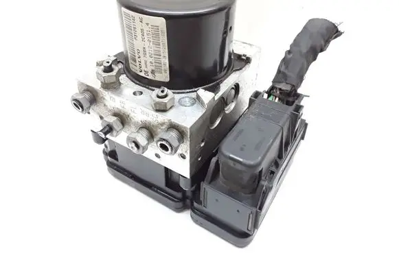 Volvo V70 ABS Pump 31261142