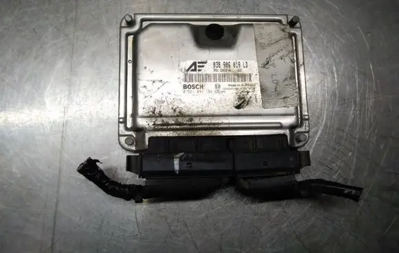 Ford Galaxy Engine control unit/module 038906019LD 0281011198