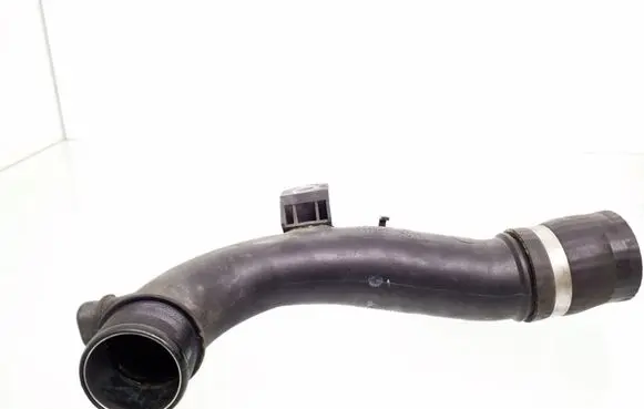 Toyota Avensis T250 Intercooler hose/pipe 173620R011