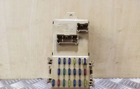 Subaru Legacy Fuse module
