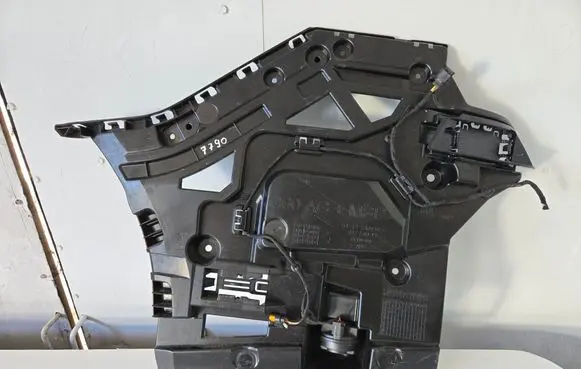 BMW 5 G60 Rear bumper mounting bracket 5A011C3