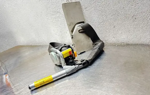 Opel Insignia A Front seatbelt 12848365