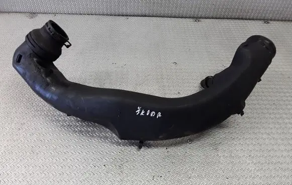 Skoda Octavia Mk1 (1U) Turbo air intake inlet pipe/hose 1J0129654AC