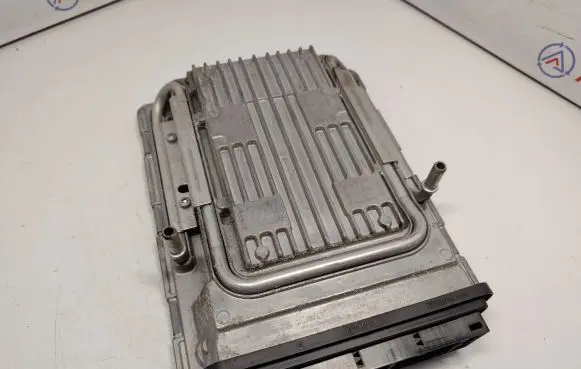 BMW 7 F01 F02 F03 F04 Engine control unit/module 7633374 12147633374 12147640087