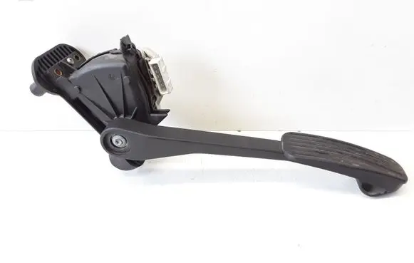 Volvo V70 Accelerator throttle pedal 30683516