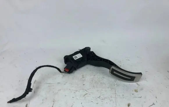 Volkswagen Golf VII Accelerator throttle pedal 5Q1723503H 6PV01062111