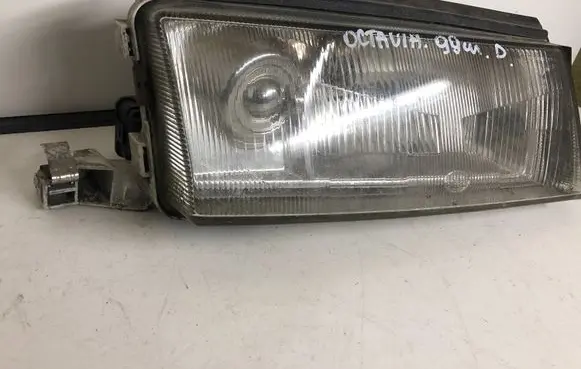 Skoda Octavia Mk1 (1U) Headlight/headlamp