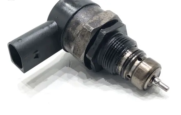 Mercedes-Benz E W212 Fuel pressure regulator A6420700146