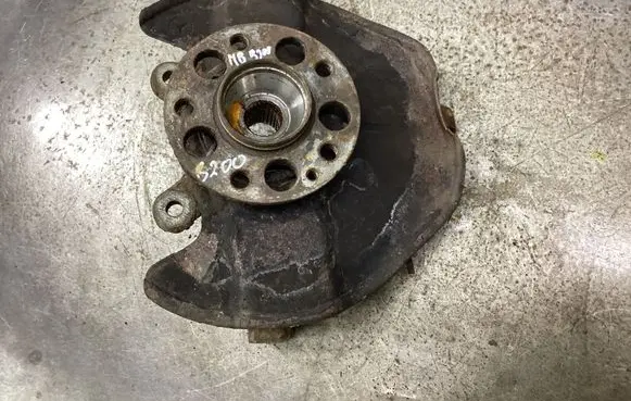 Mercedes-Benz B W245 Front wheel hub