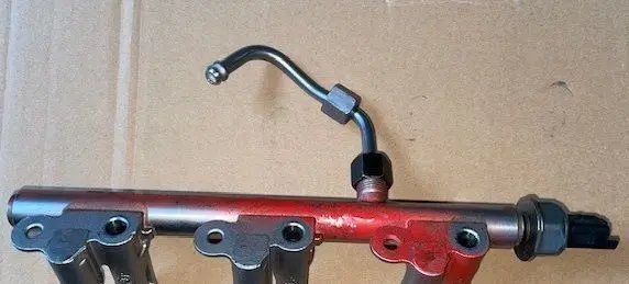 Fuel main line pipe