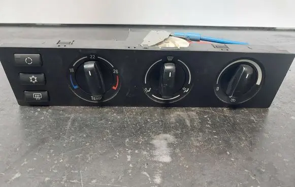 BMW 5 E39 Climate control/heater control trim 8379931 64118379931
