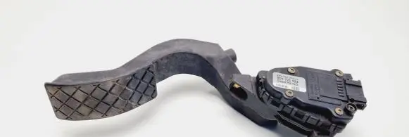 Volkswagen PASSAT B5 Accelerator throttle pedal 8D1721523