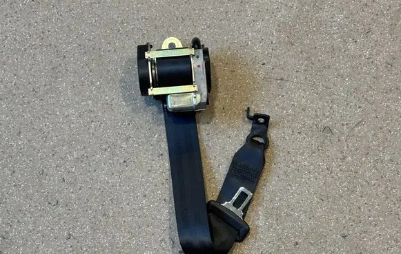 Volvo XC90 Third row seat belt 39825733