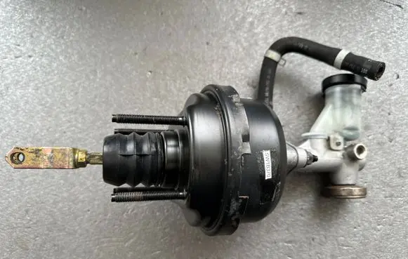 Nissan Patrol Y61 Clutch master cylinder 30630VB000 30610VB000