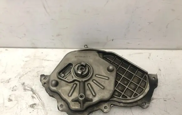 Mercedes-Benz E W212 Timing belt guard (cover) A6400101035 A6402300365