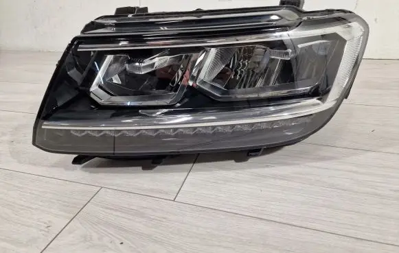 Volkswagen Tiguan Headlight/headlamp 5NB941035B