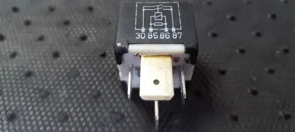 Audi A4 S4 B5 8D Other relay 443951253J 899511