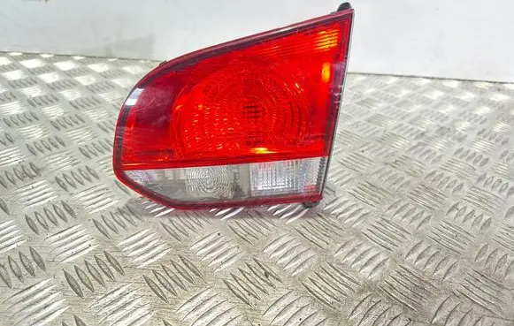 Tailgate rear/tail lights