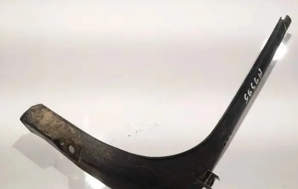 Front bumper splitter molding