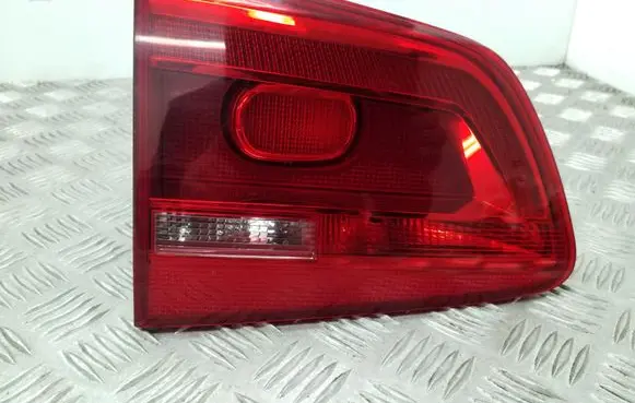 Volkswagen Touran II Tailgate rear/tail lights 1T0945093
