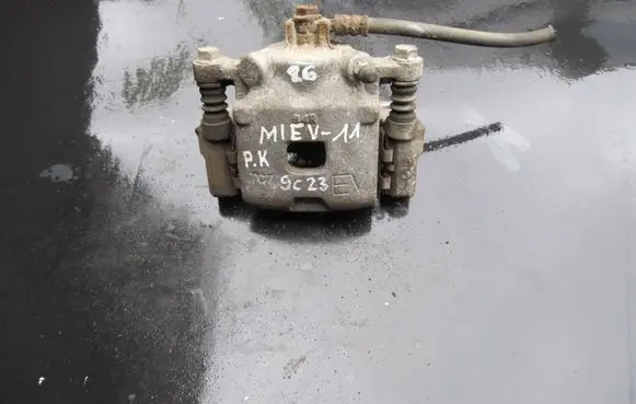 Mitsubishi i-MiEV Front brake caliper