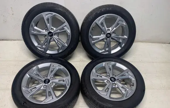 Hyundai Kona I R18 alloy rim 