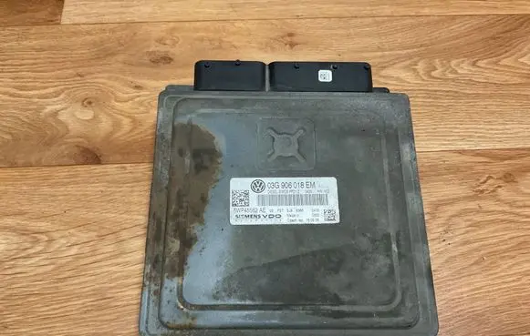 Volkswagen PASSAT B6 Engine control unit/module 03G906018EM 5WP45562AE