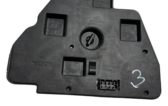 BMW 5 E39 Tail light bulb cover holder 8363565 14603502