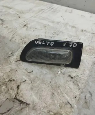 Front fender indicator light