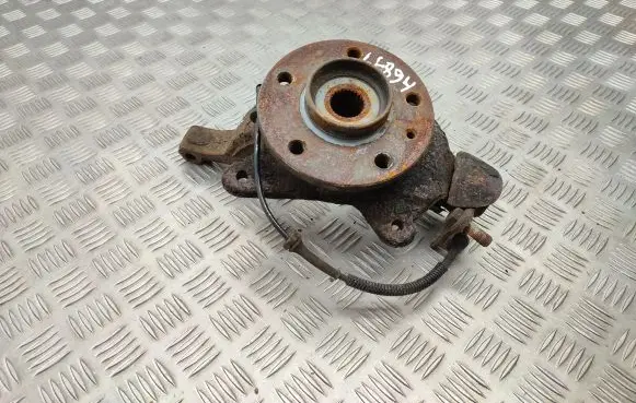 Front wheel hub