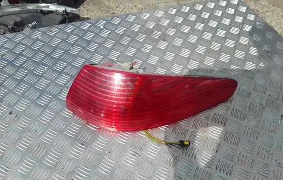 Peugeot 607 Rear/tail lights 96295391