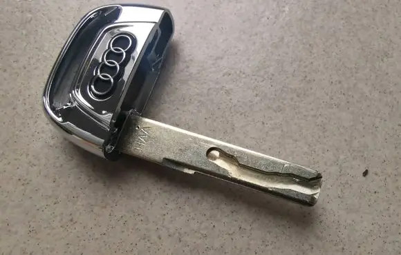 Audi A4 S4 B8 8K Ignition key/card 4H0837216B
