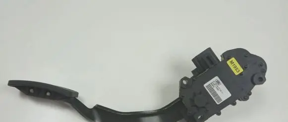 Land Rover Discovery 3 - LR3 Accelerator throttle pedal SLC500021 3256110000