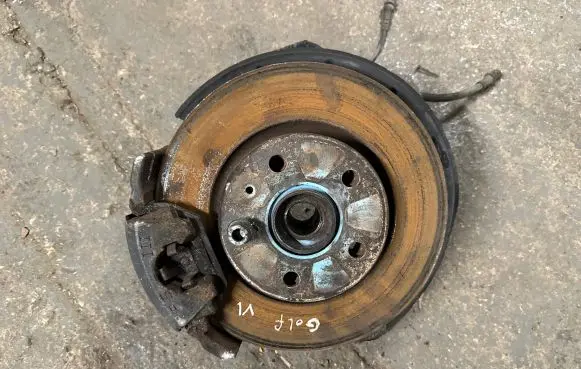 Volkswagen Golf VI Front wheel hub spindle knuckle