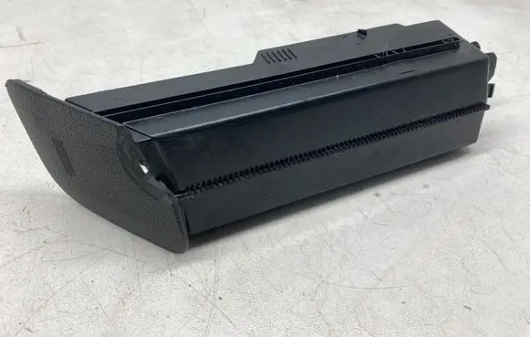 Ford Mustang VI Glove box FR3B63044F09 T19972S840F