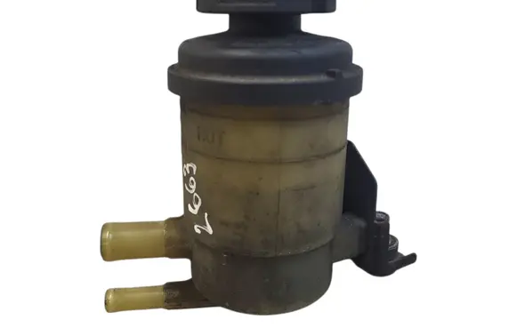 KIA Carens II Power steering fluid tank/reservoir 