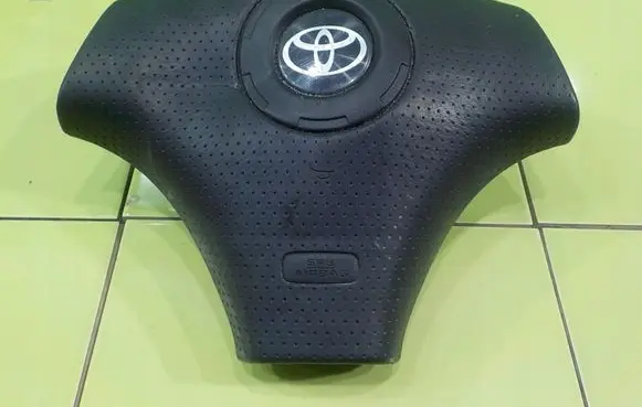 Toyota Celica T230 Steering wheel airbag 8414902