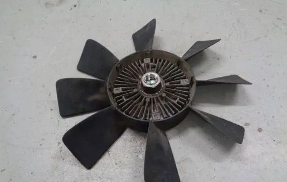 Audi A4 S4 B5 8D Viscous fan clutch 078121350