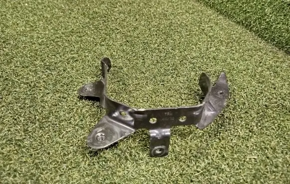 Renault Master III Power steering pump mounting bracket A0035476 A0035476E