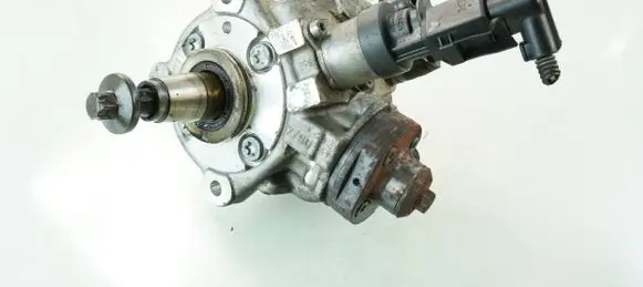 BMW X3 E83 Fuel injection high pressure pump 0445010506