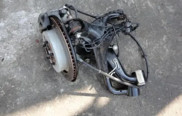 Land Rover Discovery 4 - LR4 Rear axle beam DISCOVERY4L319