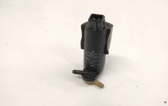 Ford Focus Windscreen/windshield washer pump 93BB17K624BA