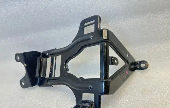 Audi Q7 4L Engine control unit holder 7L0907649C MK5922C