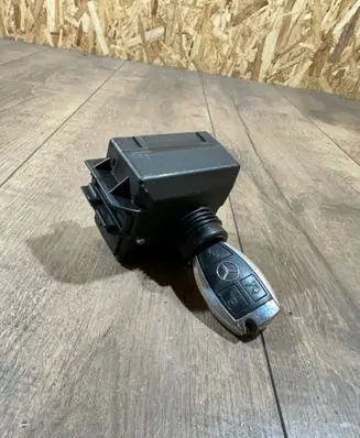 Mercedes-Benz C W204 Ignition lock A2075450108 93300321 3300321