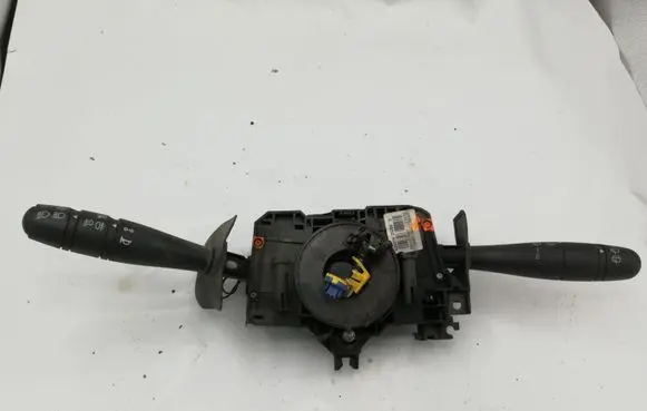 Dacia Sandero Wiper turn signal indicator stalk/switch 576672101001824 8200792586 901057667