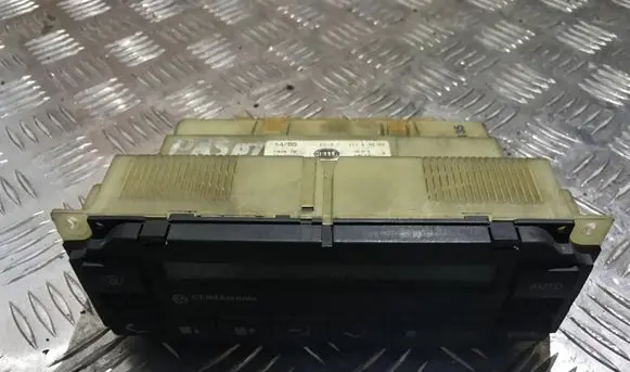 Volkswagen PASSAT B5 Climate control unit 3b1907044b