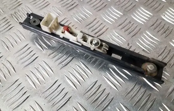 Opel Vivaro Seat belt adjustment rail 