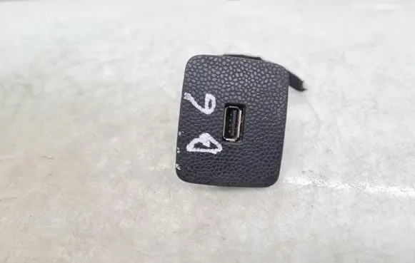 USB socket connector