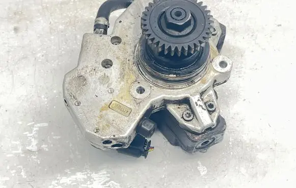 Mercedes-Benz ML W164 Fuel injection high pressure pump A6420700801