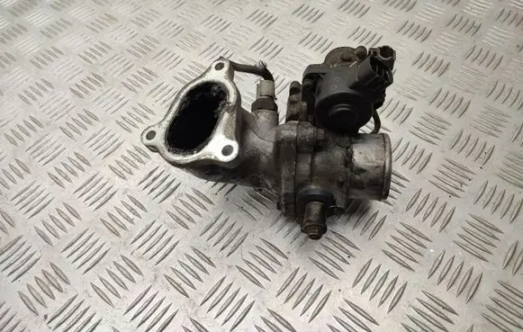 Toyota Avensis T250 Engine shut-off valve 